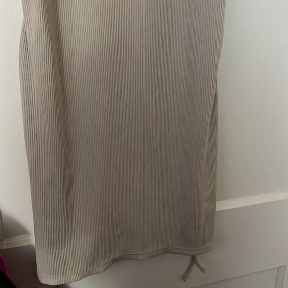 NWOT Zara cream/beige dress with slits on sides size: M - Picture 10 of 10